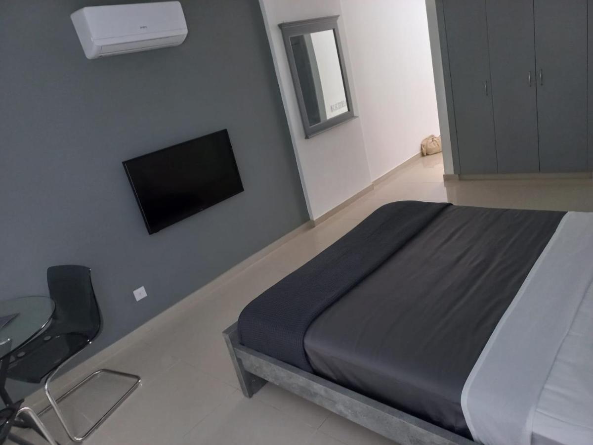 Modern Studio Apartment Armonia Court Paralímni Kültér fotó