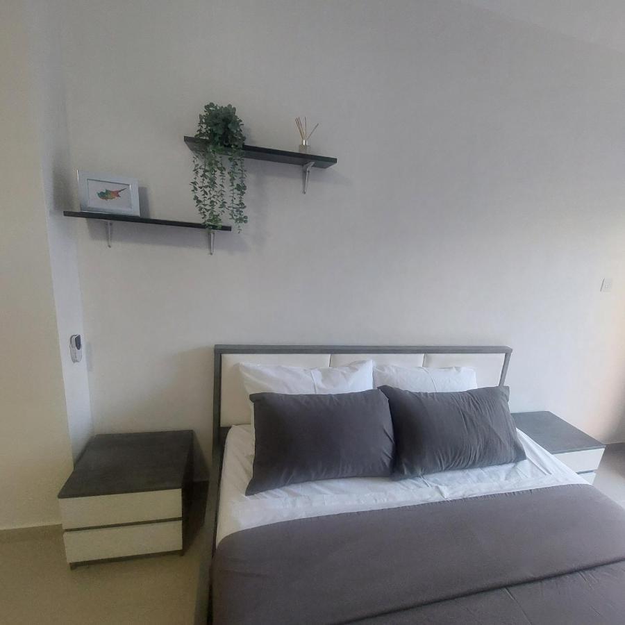 Modern Studio Apartment Armonia Court Paralímni Kültér fotó