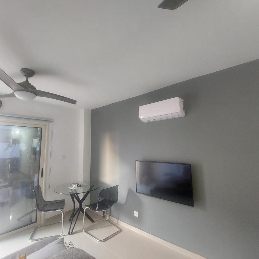 Modern Studio Apartment Armonia Court Paralímni Kültér fotó