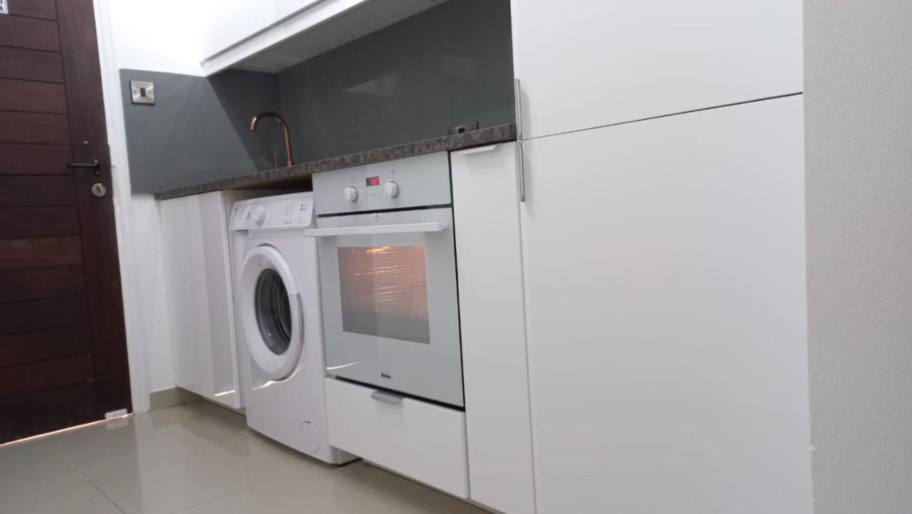 Modern Studio Apartment Armonia Court Paralímni Kültér fotó