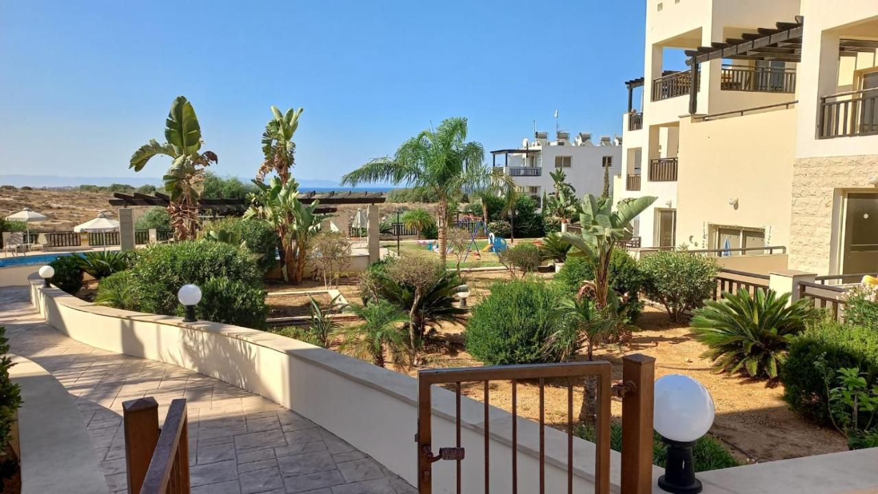 Modern Studio Apartment Armonia Court Paralímni Kültér fotó