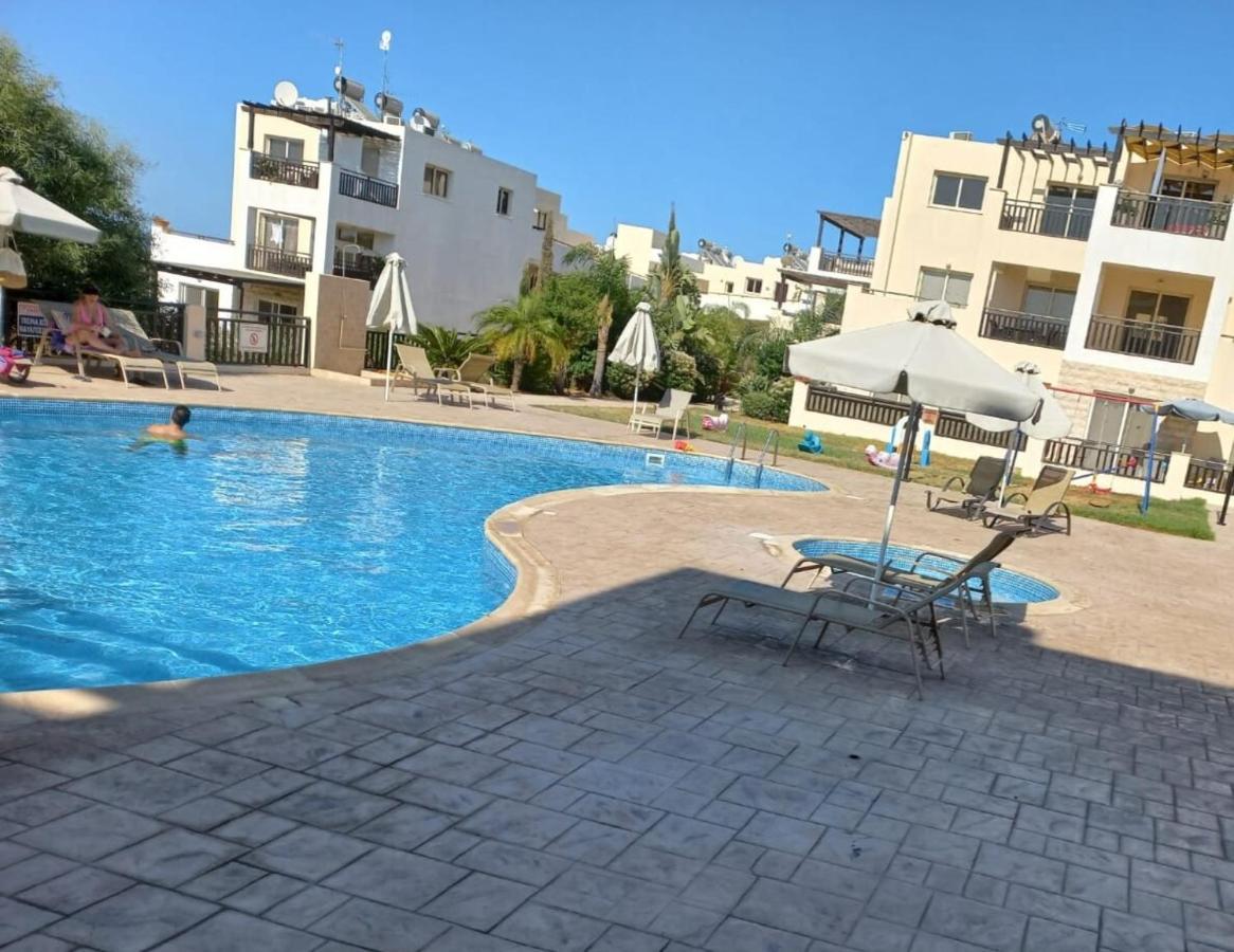 Modern Studio Apartment Armonia Court Paralímni Kültér fotó